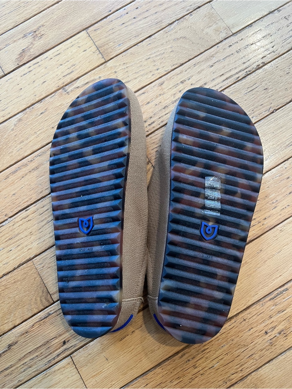 ROTHY’S : The Casual Clog - Picture 2 of 3